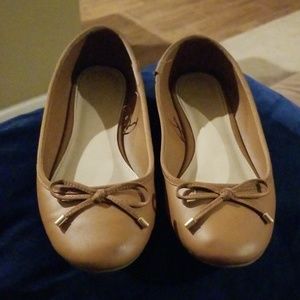 DONATING THIS WEEK.  Forever 21 flats